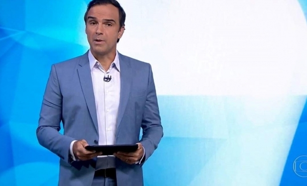 Globo desmente convite a Tadeu Schmidt para substituir Tiago Leifert no BBB; não há nomes definidos